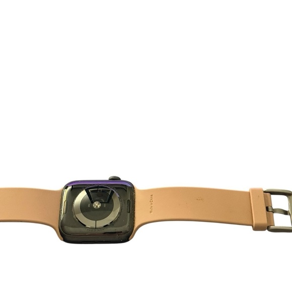 Apple Watch Series 5 Black Aluminum Smart Watch 44mm Blush Band - Picture 4 of 7